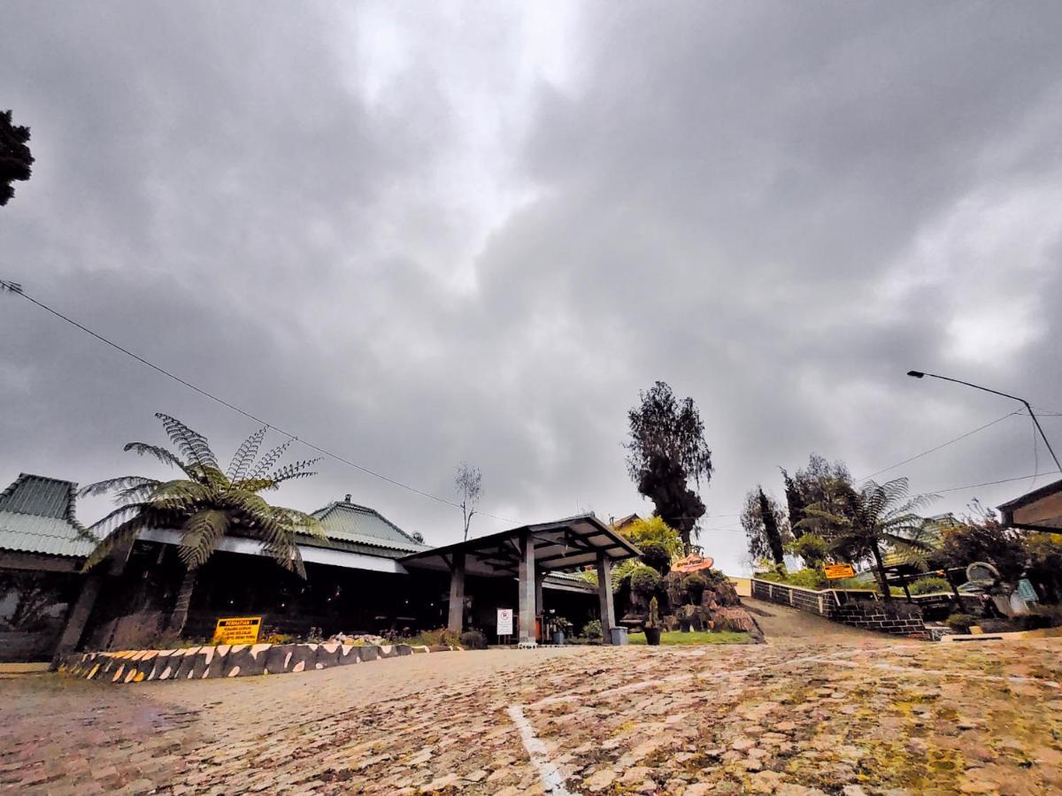 Отель Bromo Permai 1 Экстерьер фото